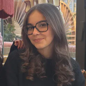 Baby-sitter sérieuse à Brignoles – mobile et disponible ! 