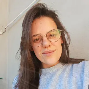 Auxiliar, Assistente Cuidadora no Porto