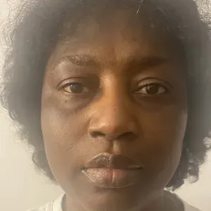 Je m'appelle Fatou je propose mes service a domicile .