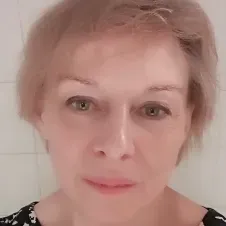 Tuteur engagé qui rend l' apprentissage amusant