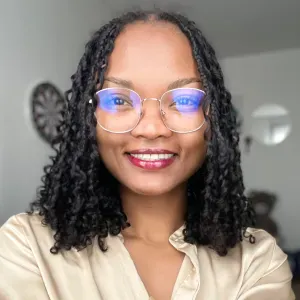 Une baby-sitter douce, fiable et passionnée