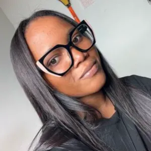 Ama de llaves, doméstica en París 