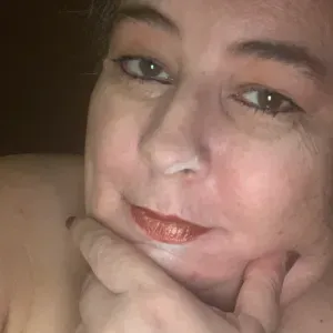 Maman sérieuse  recherche à garder enfants 