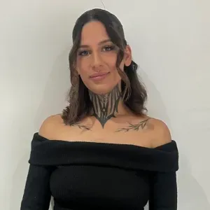 Cuidadora con experiencia en Reino Unido (4 años)