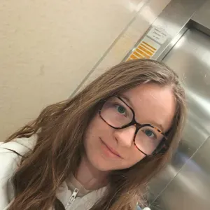 Baby-sitter a Marseille jeune diplômée 