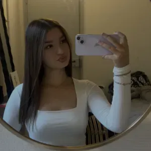 Baby-sitter disponible après l'école et le week-end