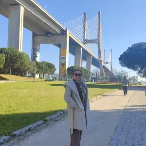 Empregada de limpeza responsável 