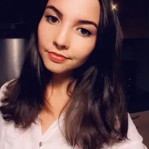 Éducatrice spécialisée, babysitter