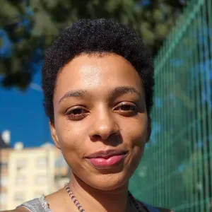 Babysitter de Confiança | Inês
