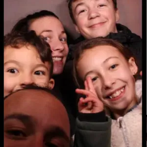 Je recherche une baby sitter