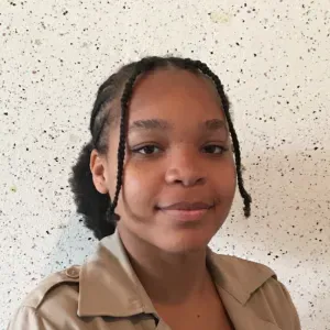 Baby-sitter douce et fiable à Tours 