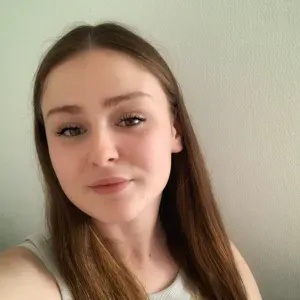 Baby-sitter sérieuse et attentionnée 