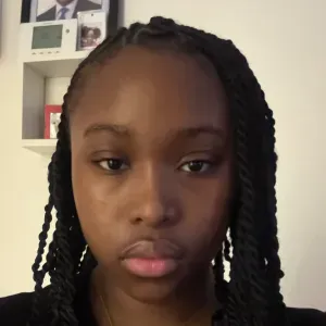 Baby-sitter sérieuse avec de l'expérience.