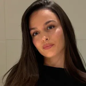 Louise, baby-sitter sérieuse et attentionnée