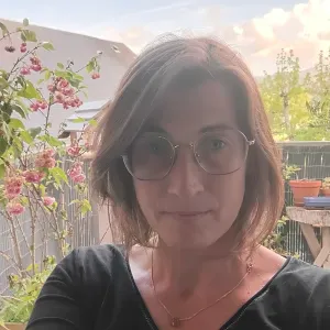 aide à domicile polyvalente avec expérience dans le soin.