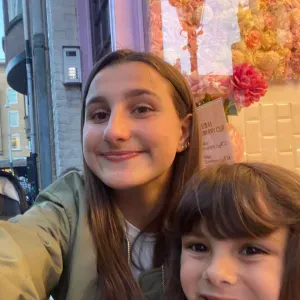Student en ervaren babysitter zoekt een baan.