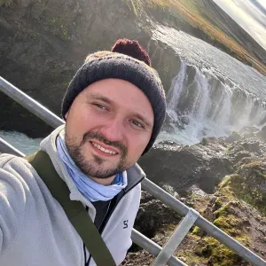 Reliable and detail-oriented cleaner available