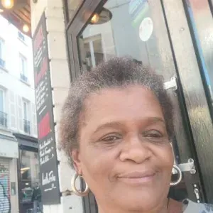 Bonjour je suis doggsyter et catsytter a paris 11eme e