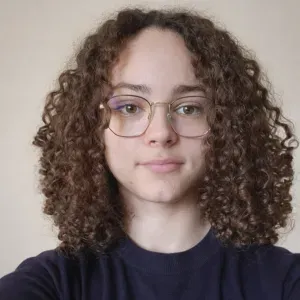 Étudiante sérieuse disponible pour baby-sitting en soirée