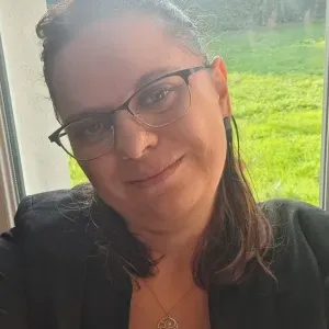 Je recherche une baby-sitter 