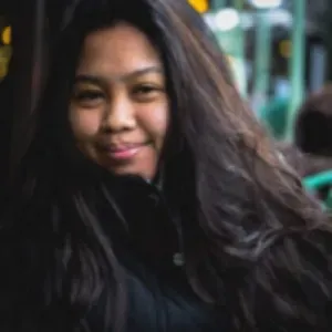 Experienced babysitter and cleanear. 