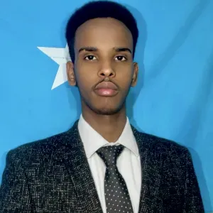 Experienced Babysitter & Friendly Caregiver – First Aid 