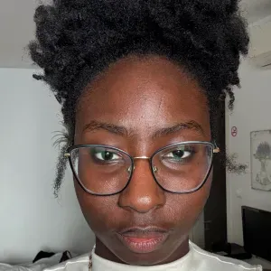 I am a bachelor student of economics looking for a job