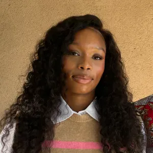 Jeune baby-sitter sérieuse dans le 18e