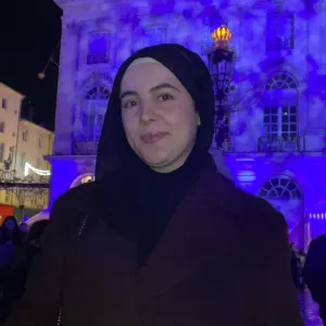 Une Ingénieur en informatique. 