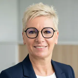 Signora di 52 anni italiana con esperienza in C.R.I