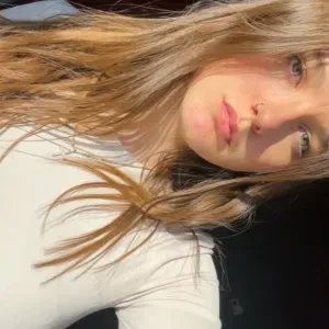 Baby-sitter expérimentée à juste ou les alentours 