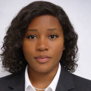 Empregada de limpeza responsável 