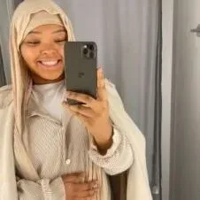 Étudiante passionnée, votre baby-sitter idéale!