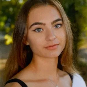 Baby-sitter Emma, 18 ans 