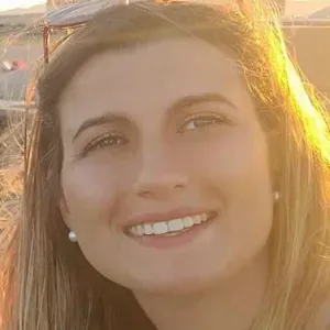 Baby-sitter expérimentée a Begaar 