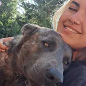 Estudiante universitaria amante de los animales