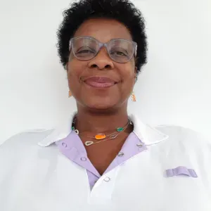 Dame de compagnie aide pour les AVQ Genève et Vaud.