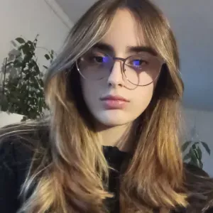 Baby-sitter expremontée au sein de ma familles, proches