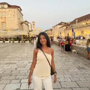 Niñera por las mañanas y findes.