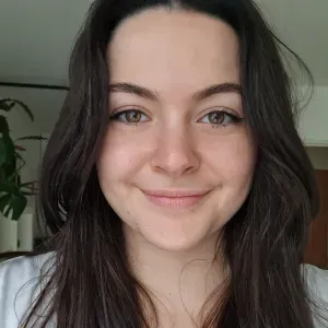 Baby-sitter bienveillante, diplômée infirmière