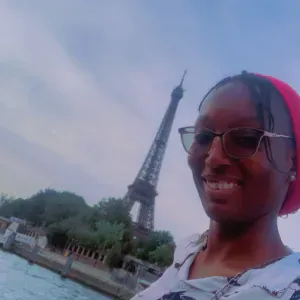 Baby-sitter expérimentée avec diplôme 