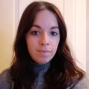 Baby sitter expérimentée avec un garçon de 2 ans