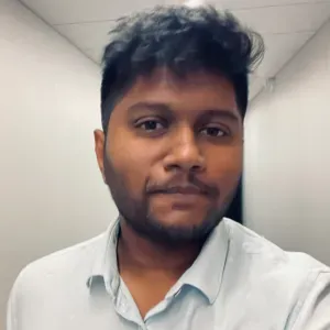 Tutor with experience in English, math and sciences 