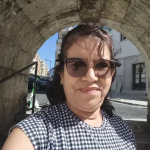 No momento trabalho arrumação de casa