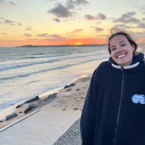 Garde d'enfants – Dynamique, bienveillante et expérimentée