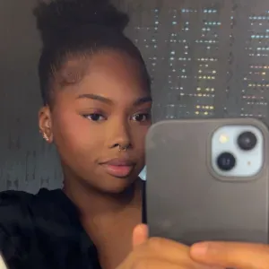 Baby-Sitter expérimentée, fiable et disponible 7j/7 24h/24