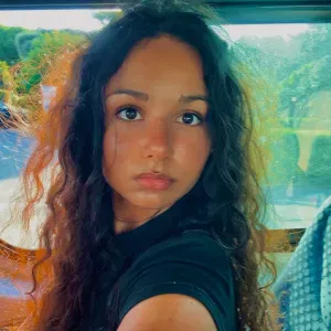 Baby-sitter considéré comme une grande sœur 