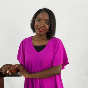 Empregada de Limpeza responsável da casa