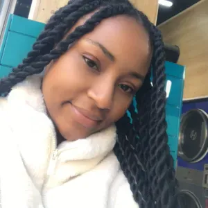 Baby-sitter sérieuse et attentionnée