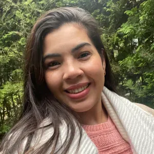 Empregada de limpeza responsável em Frazão-Paços de Ferreira